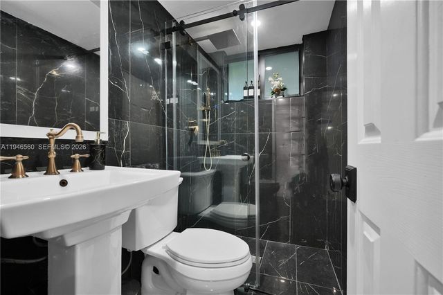 11905 NE 6th Ave, Biscayne Park, FL 33161