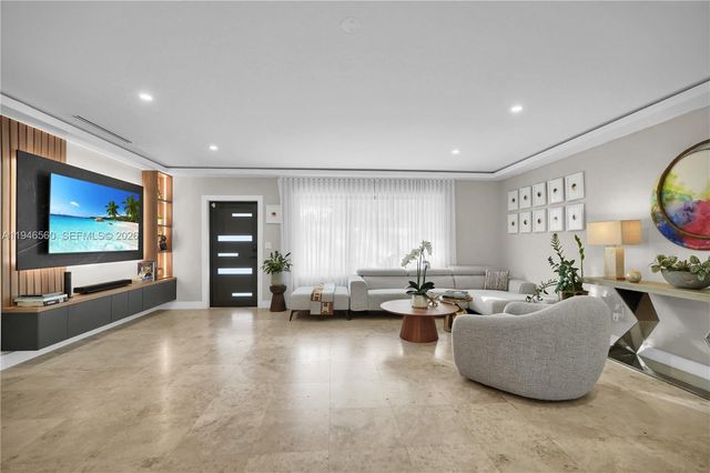 11905 NE 6th Ave, Biscayne Park, FL 33161