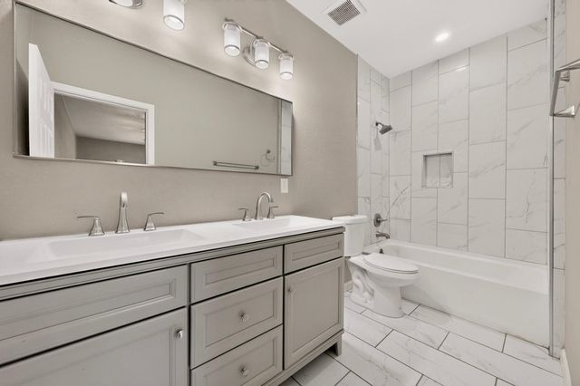477 60th Street NW, Albuquerque, NM 87105