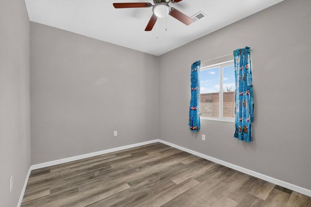 477 60th Street NW, Albuquerque, NM 87105