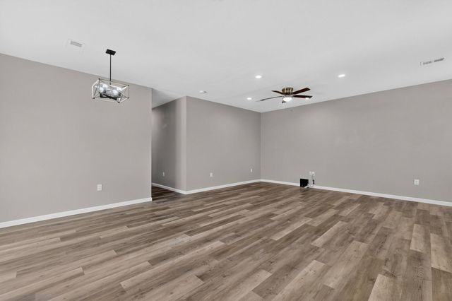 477 60th Street NW, Albuquerque, NM 87105
