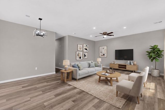 477 60th Street NW, Albuquerque, NM 87105