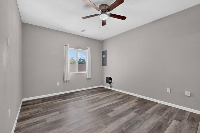 477 60th Street NW, Albuquerque, NM 87105
