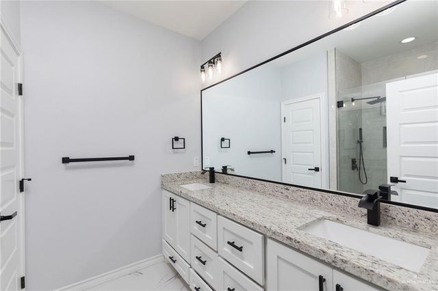 910 Bella Avenue, Alamo, TX 78516