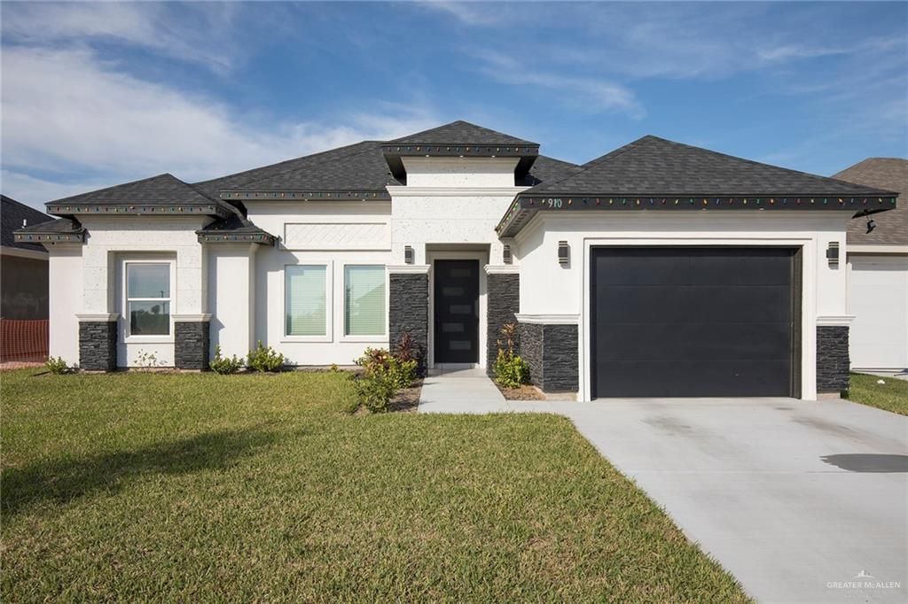 910 Bella Avenue, Alamo, TX 78516