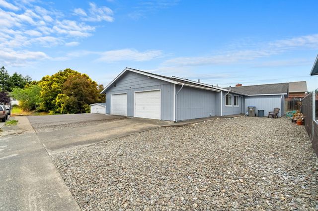 1009 Loni Drive, Fortuna, CA 95540