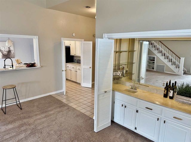 802 NW Hampton CT, Lawton, OK 73505