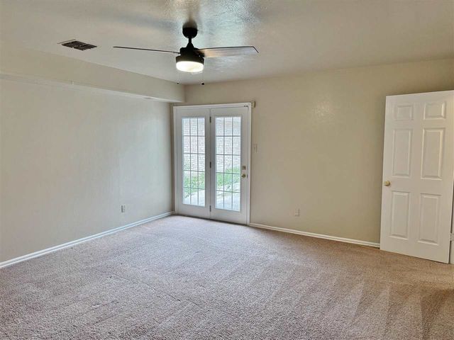 802 NW Hampton CT, Lawton, OK 73505