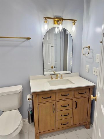 802 NW Hampton CT, Lawton, OK 73505