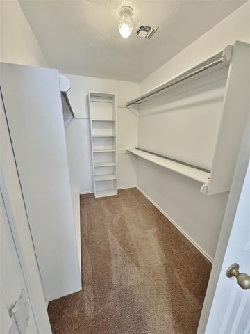 802 NW Hampton CT, Lawton, OK 73505