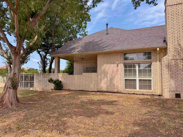 802 NW Hampton CT, Lawton, OK 73505