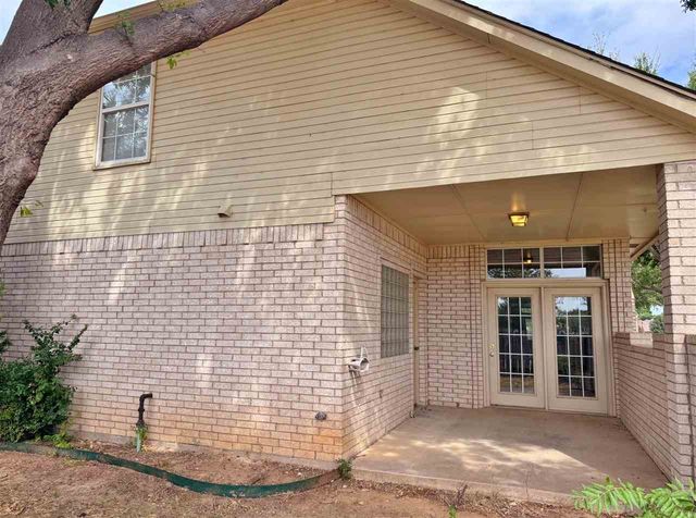 802 NW Hampton CT, Lawton, OK 73505