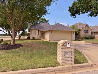 802 NW Hampton CT, Lawton, OK 73505