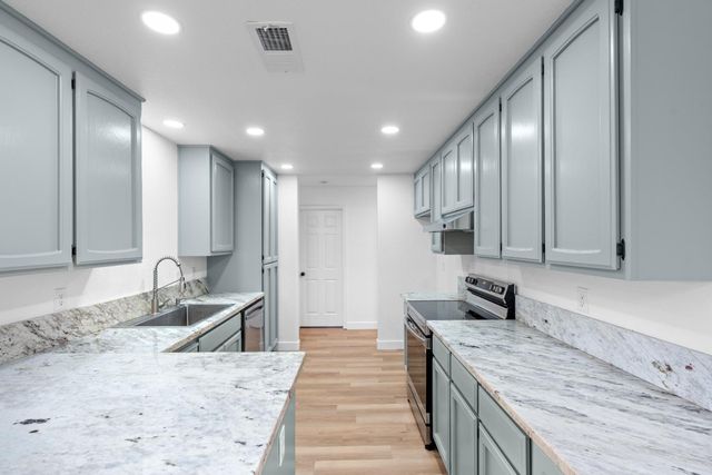 254 Louie Ave, Los Banos, CA 93635