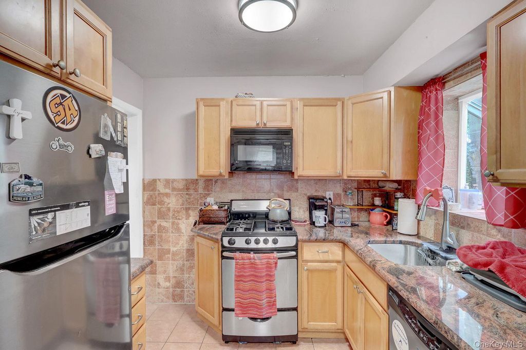 781 Salem Road, Uniondale, NY 11553 — photo 3