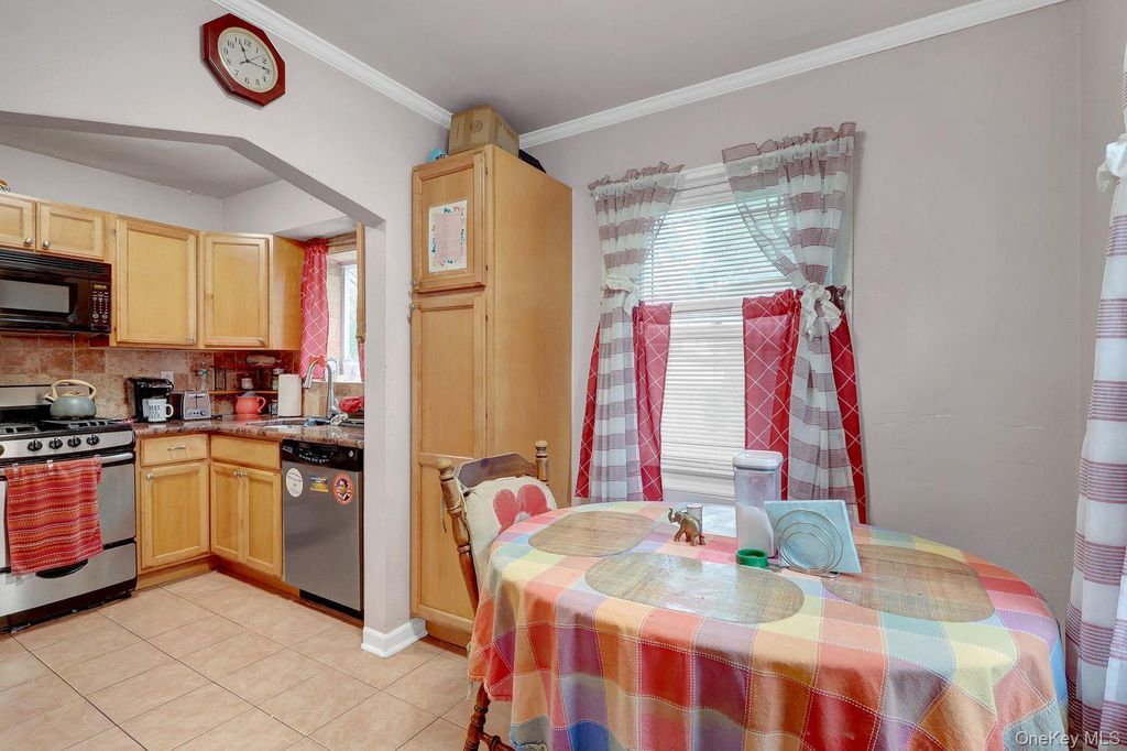 781 Salem Road, Uniondale, NY 11553 — photo 5
