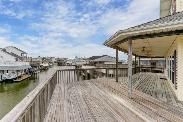 1303 Tiki Drive, Tiki Island, TX 77554