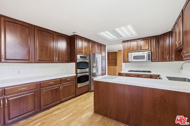 211 S Spalding Drive 107N, Beverly Hills, CA 90212