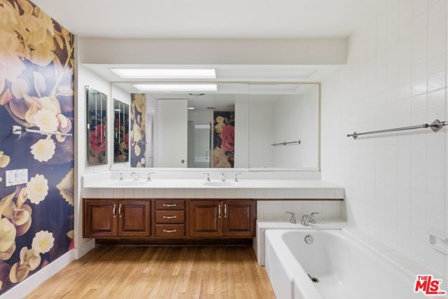 211 S Spalding Drive 107N, Beverly Hills, CA 90212