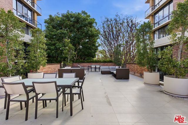 211 S Spalding Drive 107N, Beverly Hills, CA 90212