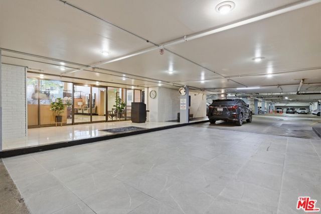 211 S Spalding Drive 107N, Beverly Hills, CA 90212