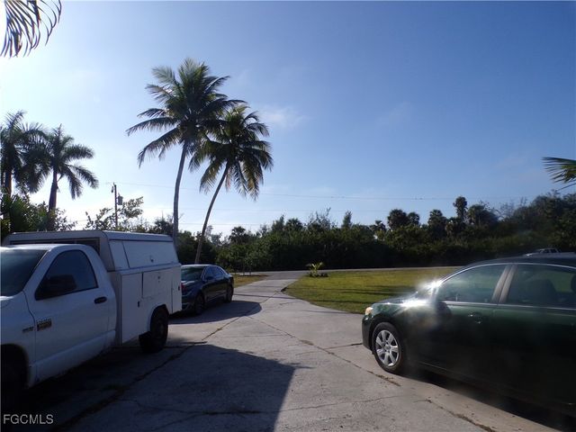 7194 Maida LN, Fort Myers, FL 33908