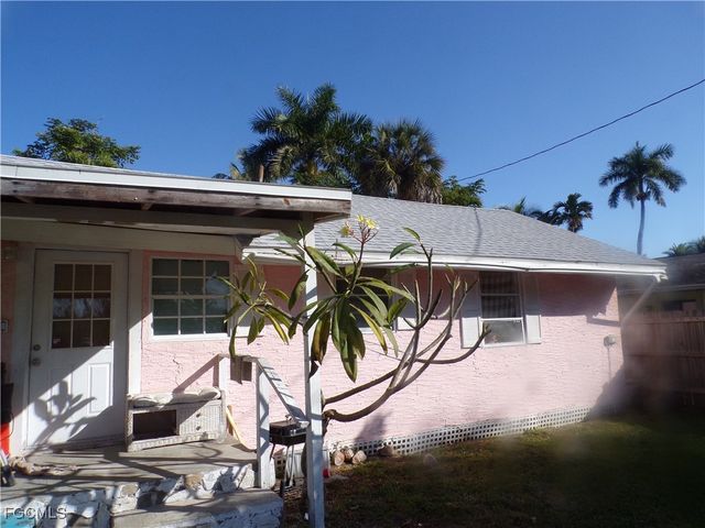 7194 Maida LN, Fort Myers, FL 33908