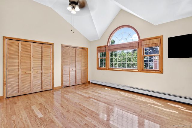 75 Maple Street, Roslyn Heights, NY 11577
