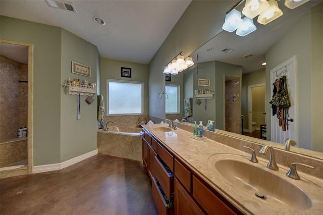 28850 Riley Road, Waller, TX 77484