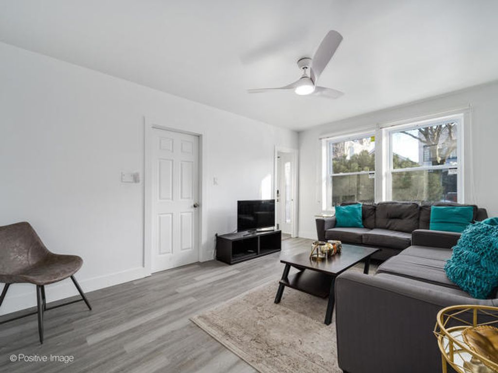 1812 W Erie Street, Chicago, IL 60622 — photo 2