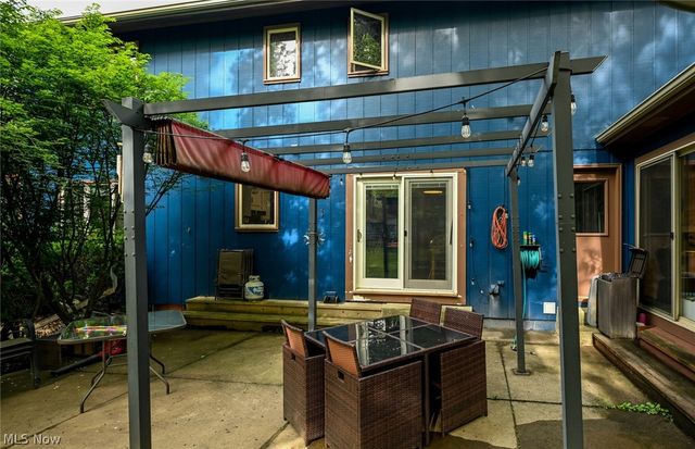 3379 S Smith Road, Fairlawn, OH 44333