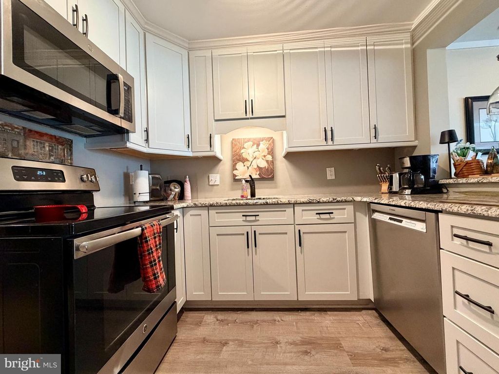 530 SUMMIT HOUSE #530, WEST CHESTER, PA 19382 — photo 2