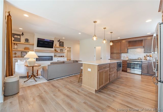 6003 Bangtail Canyon, Sellersburg, IN 47172