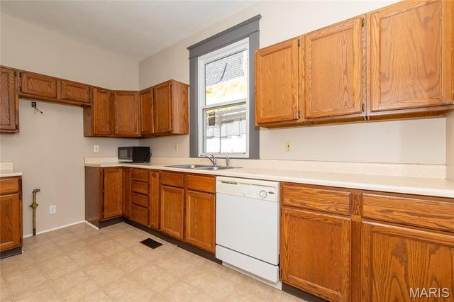 629 E C Street, Belleville, IL 62220