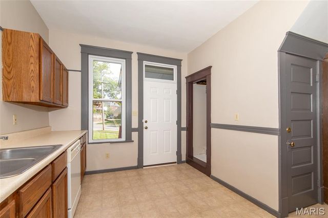 629 E C Street, Belleville, IL 62220