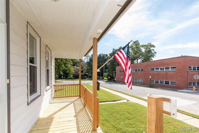629 E C Street, Belleville, IL 62220