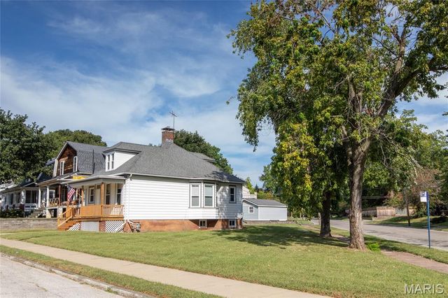 629 E C Street, Belleville, IL 62220