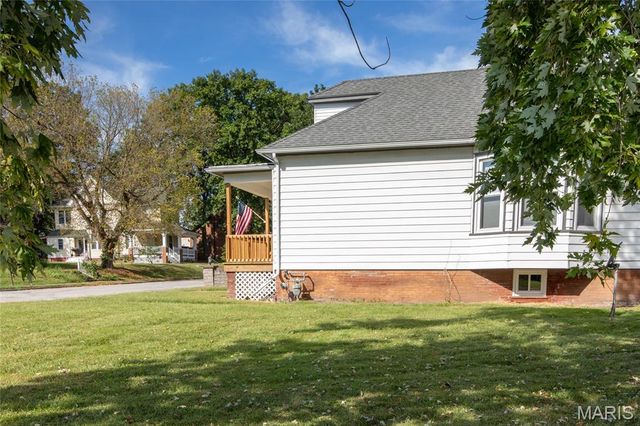 629 E C Street, Belleville, IL 62220