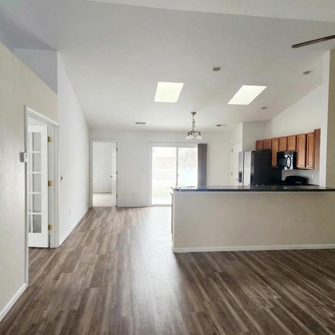 691 W 77th Avenue, Merrillville, IN 46410