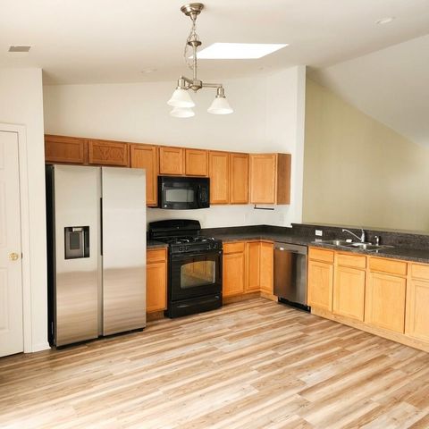 691 W 77th Avenue, Merrillville, IN 46410