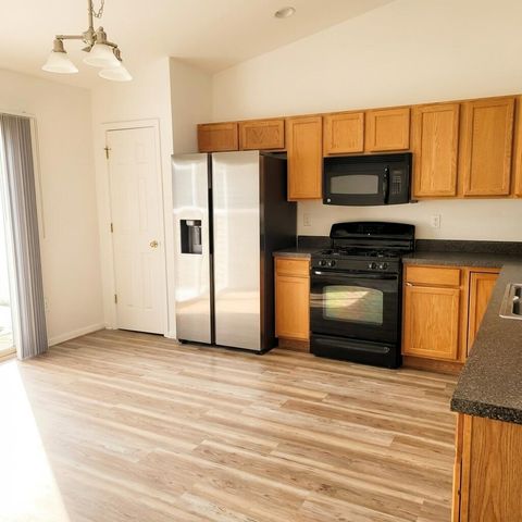 691 W 77th Avenue, Merrillville, IN 46410