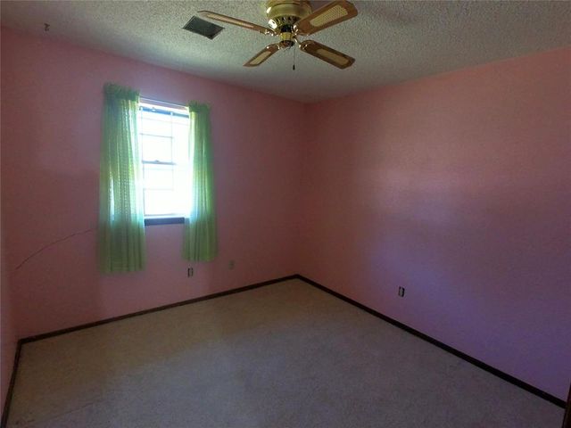 601 S Bouziden Drive, Moore, OK 73160