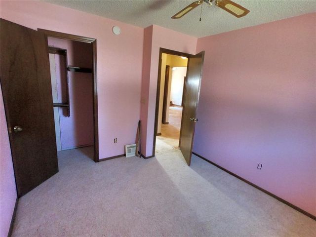 601 S Bouziden Drive, Moore, OK 73160