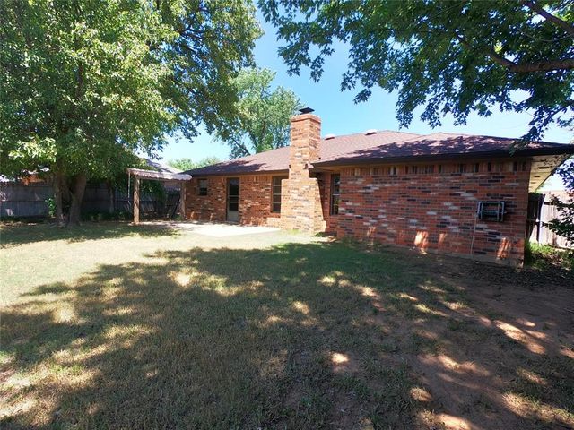 601 S Bouziden Drive, Moore, OK 73160