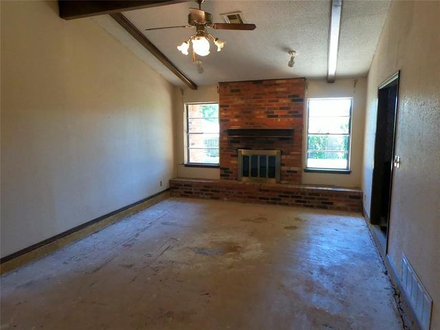 601 S Bouziden Drive, Moore, OK 73160