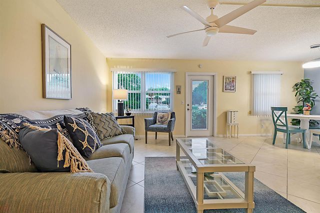 1023 Ellesmere B, Deerfield Beach, FL 33442