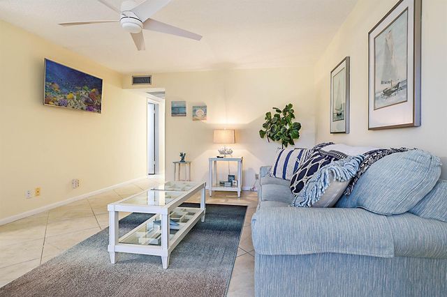 1023 Ellesmere B, Deerfield Beach, FL 33442