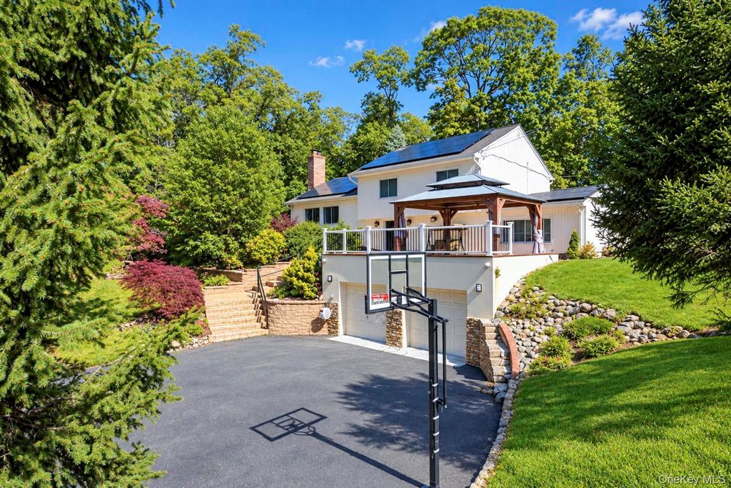 29 Hillside Lane, Syosset, NY 11791 — photo 2