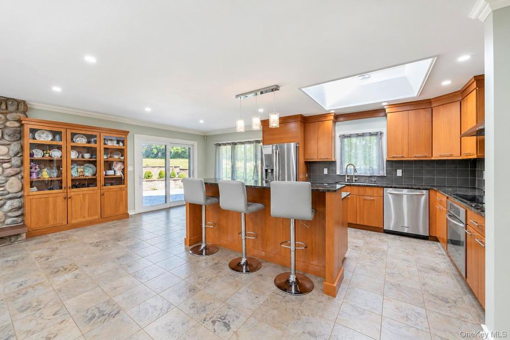29 Hillside Lane, Syosset, NY 11791 — photo 5