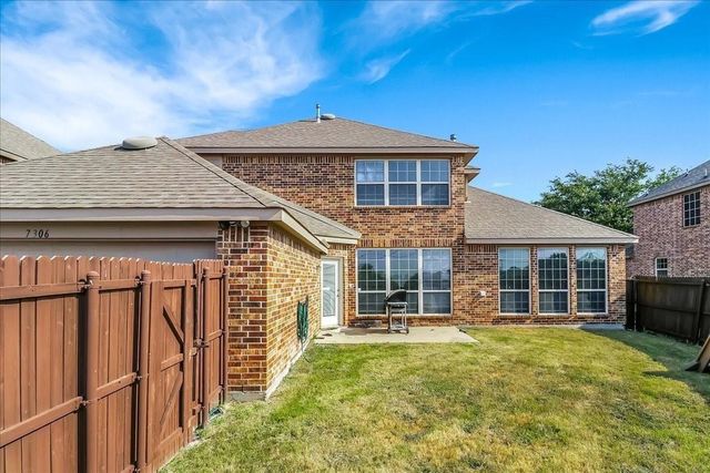 7306 Waterbury Drive, Rowlett, TX 75089